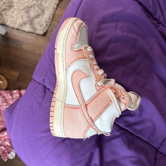 Pale orange & white jordan 1s - Picture 2 of 6
